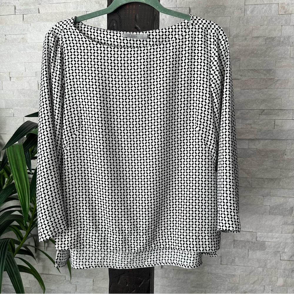 Dalia Black White Boatneck Polyester Flowy Blouse Size Large
